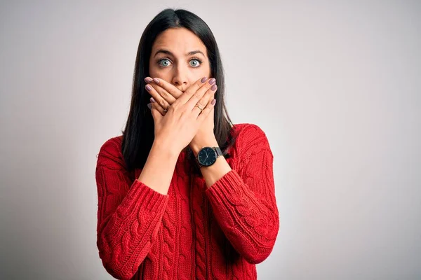 Giovane Donna Bruna Con Gli Occhi Azzurri Che Indossa Maglione — Foto Stock