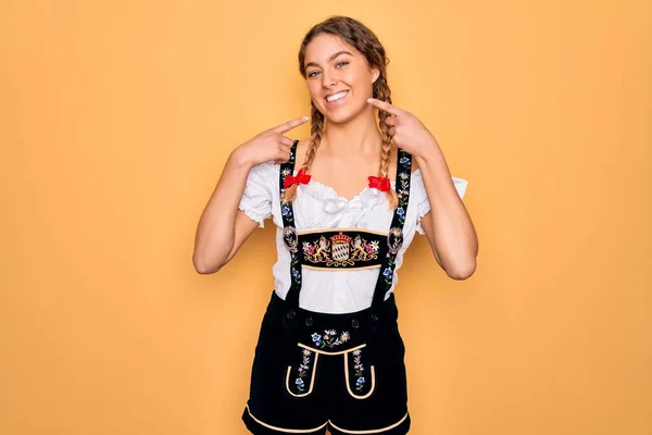 Young Beautiful Blonde German Woman Blue Eyes Wearing Traditional Octoberfest — Stock Photo, Image