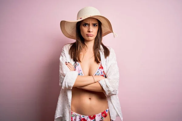 Joven Hermosa Mujer Vacaciones Con Bikini Sombrero Verano Sobre Fondo — Foto de Stock