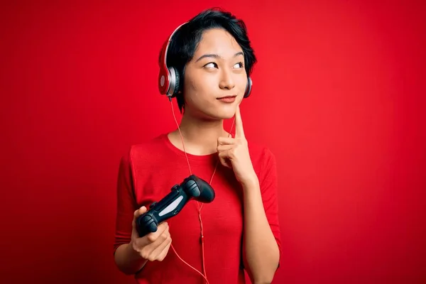Ung Vacker Asiatisk Spelare Flicka Spelar Spel Med Joystick Och — Stockfoto