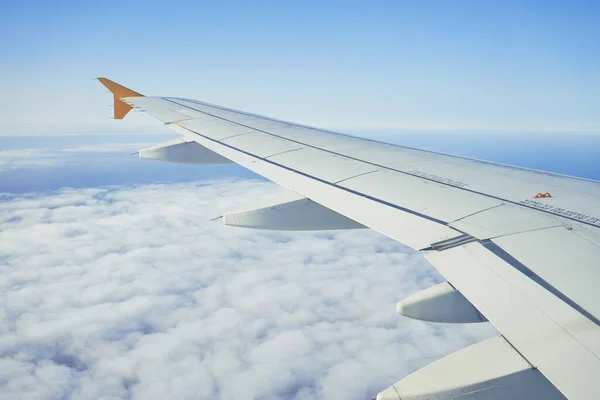 Paesaggio Nuvoloso Aeroplano Finestra Paesaggio Aereo Ala Cielo Nuvoloso — Foto Stock