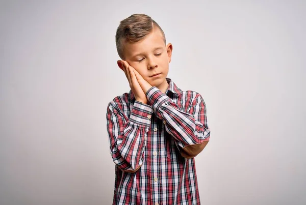 Jeune Petit Caucasien Aux Yeux Bleus Portant Une Élégante Chemise — Photo