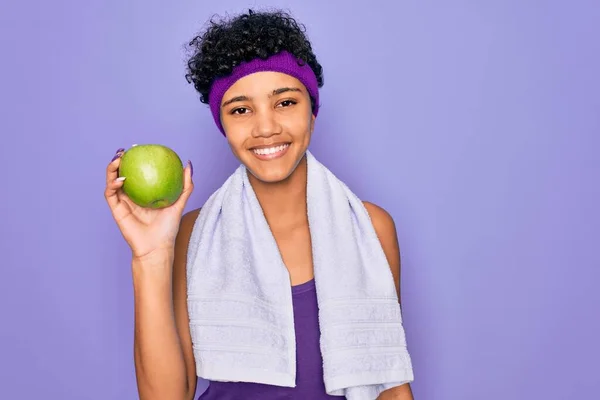 Mulher Afro Americana Africana Bonita Desportiva Fazendo Exercício Vestindo Toalha — Fotografia de Stock