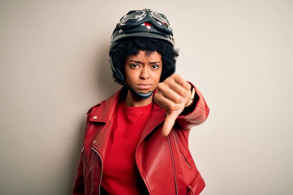 Joven Afroamericana Afro Motociclista Mujer Con Pelo Rizado Con Casco —  Fotos de Stock