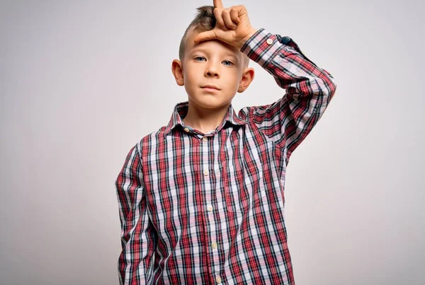 Joven Niño Caucásico Con Ojos Azules Usando Camisa Elegante Pie —  Fotos de Stock