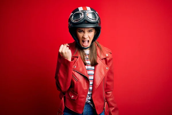 Jovem Mulher Motociclista Bonita Morena Usando Capacete Motocicleta Casaco Vermelho — Fotografia de Stock