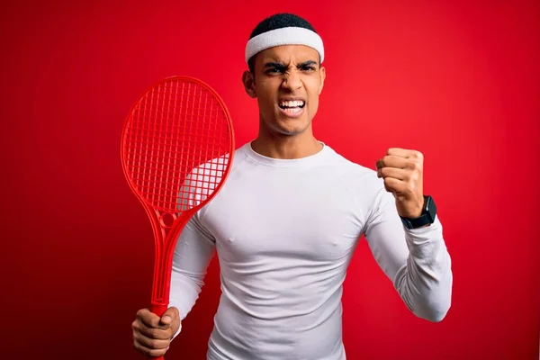 Ung Stilig Afrikansk Amerikansk Idrottsman Spelar Tennis Med Hjälp Racket — Stockfoto