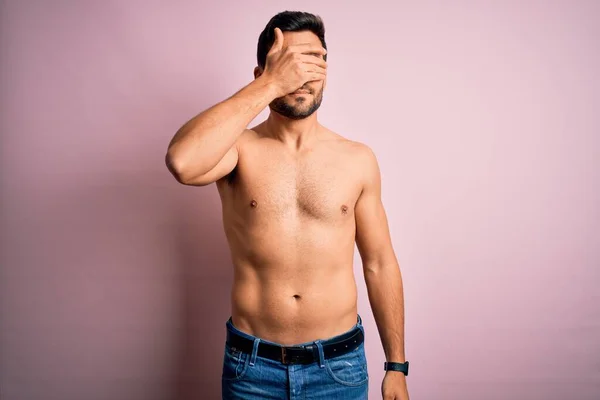 Young Handsome Strong Man Beard Shirtless Standing Isolated Pink Background — Stock Photo, Image