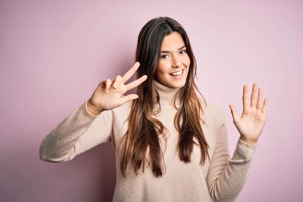 Giovane Bella Ragazza Che Indossa Casual Maglione Collo Alto Piedi — Foto Stock