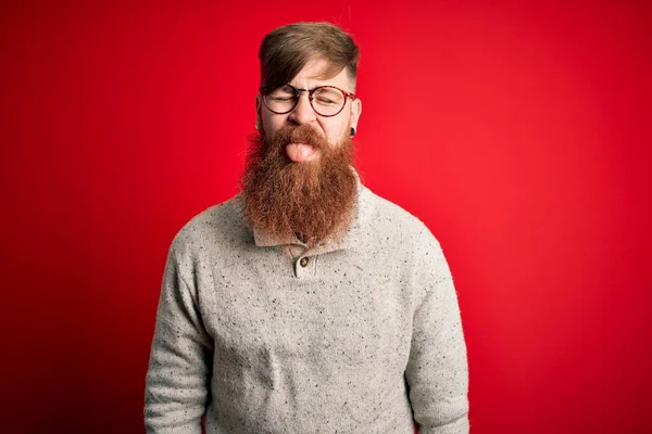 Handsome Irlandês Ruiva Homem Com Barba Vestindo Camisola Casual Óculos — Fotografia de Stock