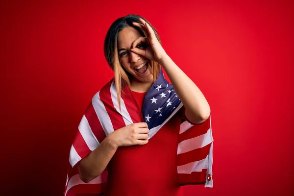 Ung Vacker Blond Patriotisk Kvinna Med Blå Ögon Bär Usa — Stockfoto