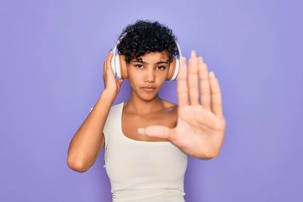 Beautiful African American Woman Listening Music Using Headphones Red Background —  Fotos de Stock