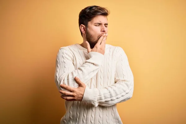 Hombre Rubio Joven Con Barba Ojos Azules Que Lleva Jersey — Foto de Stock