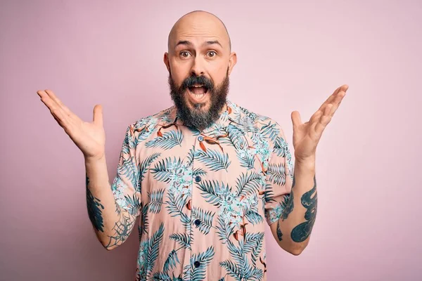 Handsome Bald Man Beard Tattoo Wearing Casual Floral Shirt Pink — Stock Photo, Image