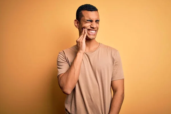 Young Handsome African American Man Wearing Casual Shirt Standing Yellow — Stock Photo, Image