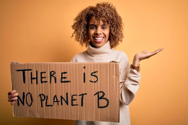 Afrikai Aktivista Kér Környezet Gazdaság Banner Bolygó Üzenet Nagyon Boldog — Stock Fotó