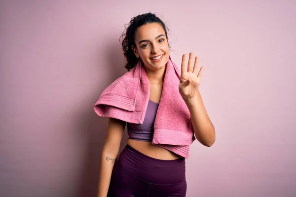 Young Beautiful Sportswoman Curly Hair Doing Sport Using Towel Pink — Stock Photo, Image