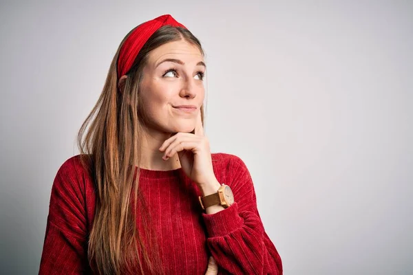 Jeune Belle Femme Rouge Vêtue Chandail Rouge Décontracté Diadème Sur — Photo