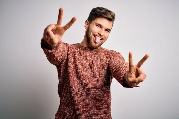 Giovane Uomo Biondo Con Barba Gli Occhi Azzurri Indossa Maglione — Foto Stock