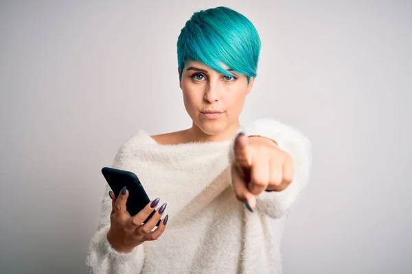 Mujer Joven Con Pelo Azul Moda Tener Una Conversación Con — Foto de Stock