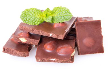 Beyaz arkaplanda çikolata