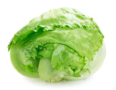 Beyaz arkaplanda izole edilmiş taze buzdağı marulu