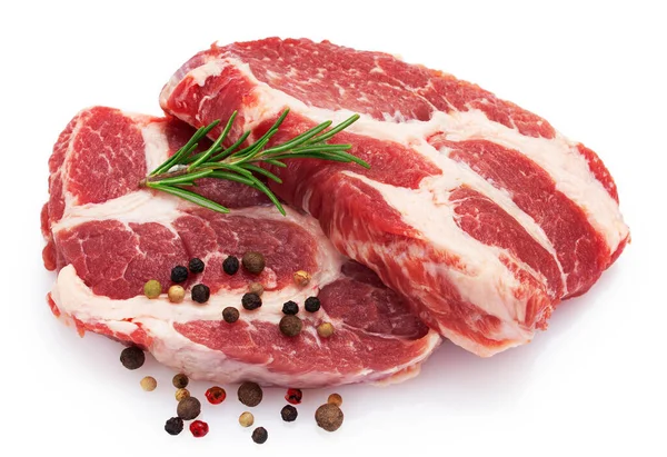 Surowe Mięso Stekowe Izolowane Białym Tle Zbliżenie — Zdjęcie stockowe