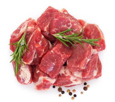 Beyaz arka planda izole edilmiş çiğ domuz eti.