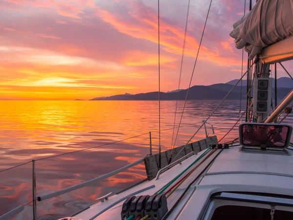 एड्रिएटिक समुद्रात सूर्यास्ता — स्टॉक फोटो, इमेज