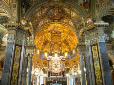 Pom tespih kutsal bakire kurumlu Tapınak