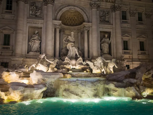 特雷维喷泉在夜晚，罗马，意大利 免版税图库照片