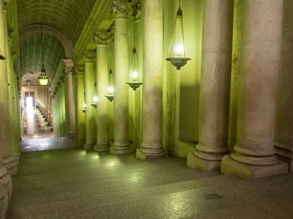 Vatikan müzesinin iç mimari detayları.