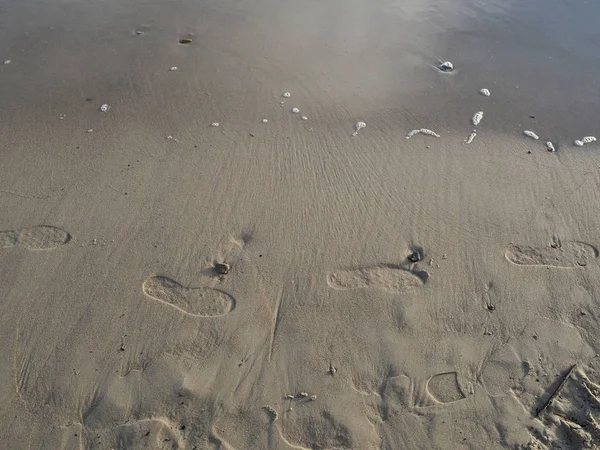 Siyahlısı sahilde izlemeler