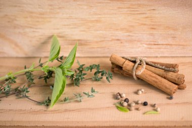 Otlar ve baharatlar mutfağı
