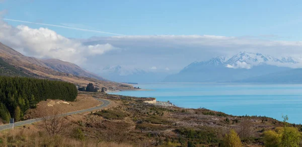 Route vers le parc national Mt Cook, lac Pukaki, Nouvelle-Zélande — Photo