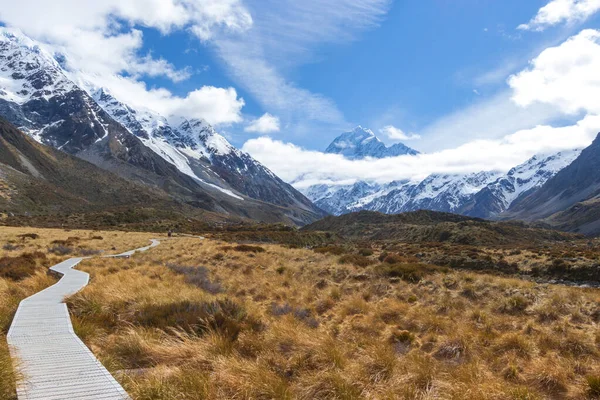 Walkway in Mount Cook National Park, New Zealand — Stockfoto