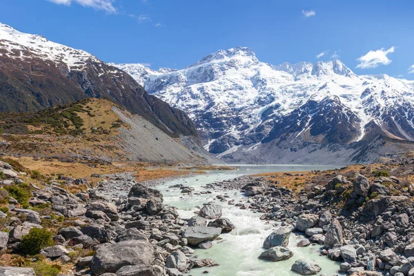 Mount Cook över glacialfloden, Nya Zeeland — Stockfoto