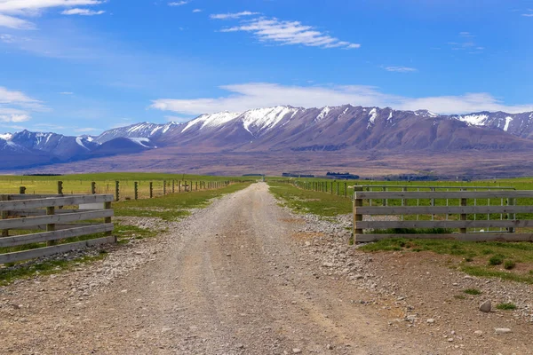 ニュージーランドのテカポ近くの田園風景 — ストック写真