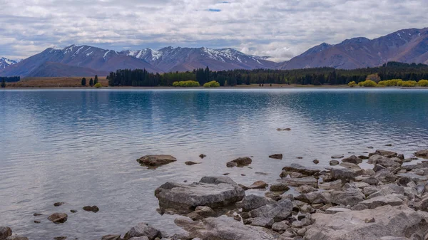 Tekapo-tó és hófödte déli Alpok, Új-Zéland — Stock Fotó