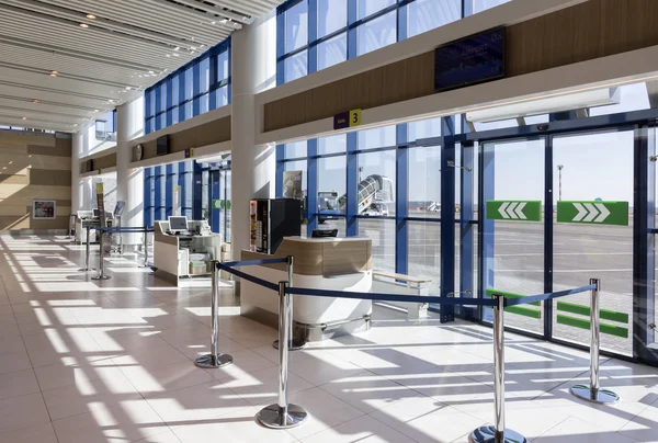 Zona de espera en un aeropuerto vacío —  Fotos de Stock