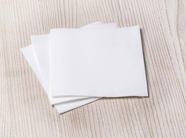 Napki de papel blanco —  Fotos de Stock