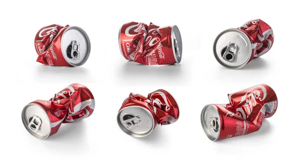 Zmačkané plechovky Coca Cola — Stock fotografie