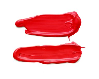 Kırmızı ruj lekeli