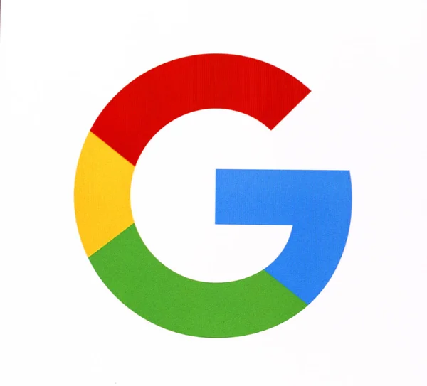 Логотип Google на экране компьютера — стоковое фото