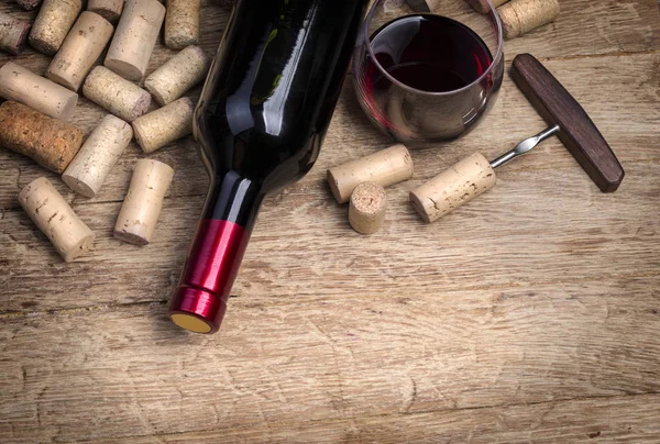 Botella de vino con corcho — Foto de Stock