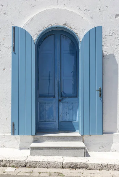 古い木製の青いドア — ストック写真