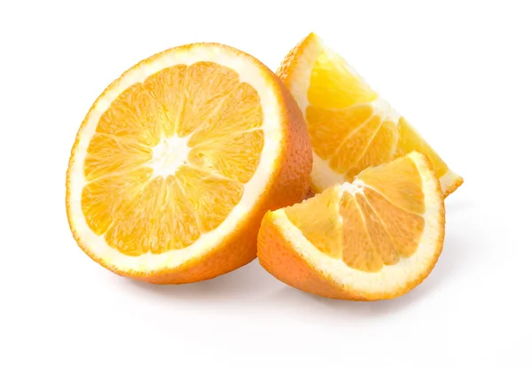 オレンジ果実の半分と 2 つのセグメント — ストック写真