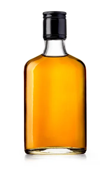 Volledige whisky fles geïsoleerd — Stockfoto