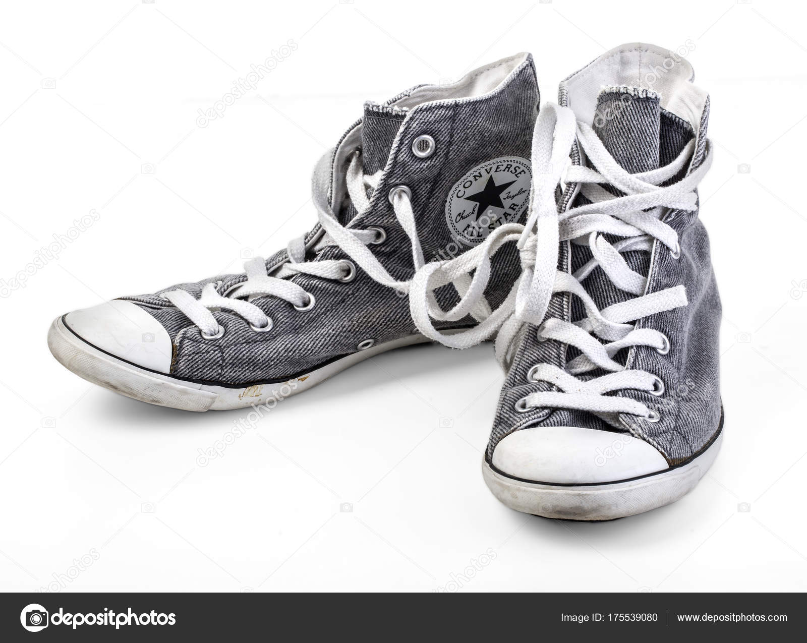 Converse shoes – Stock Editorial Photo © kornienkoalex #175539080