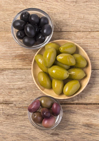 The green and black olives — Stock Photo, Image
